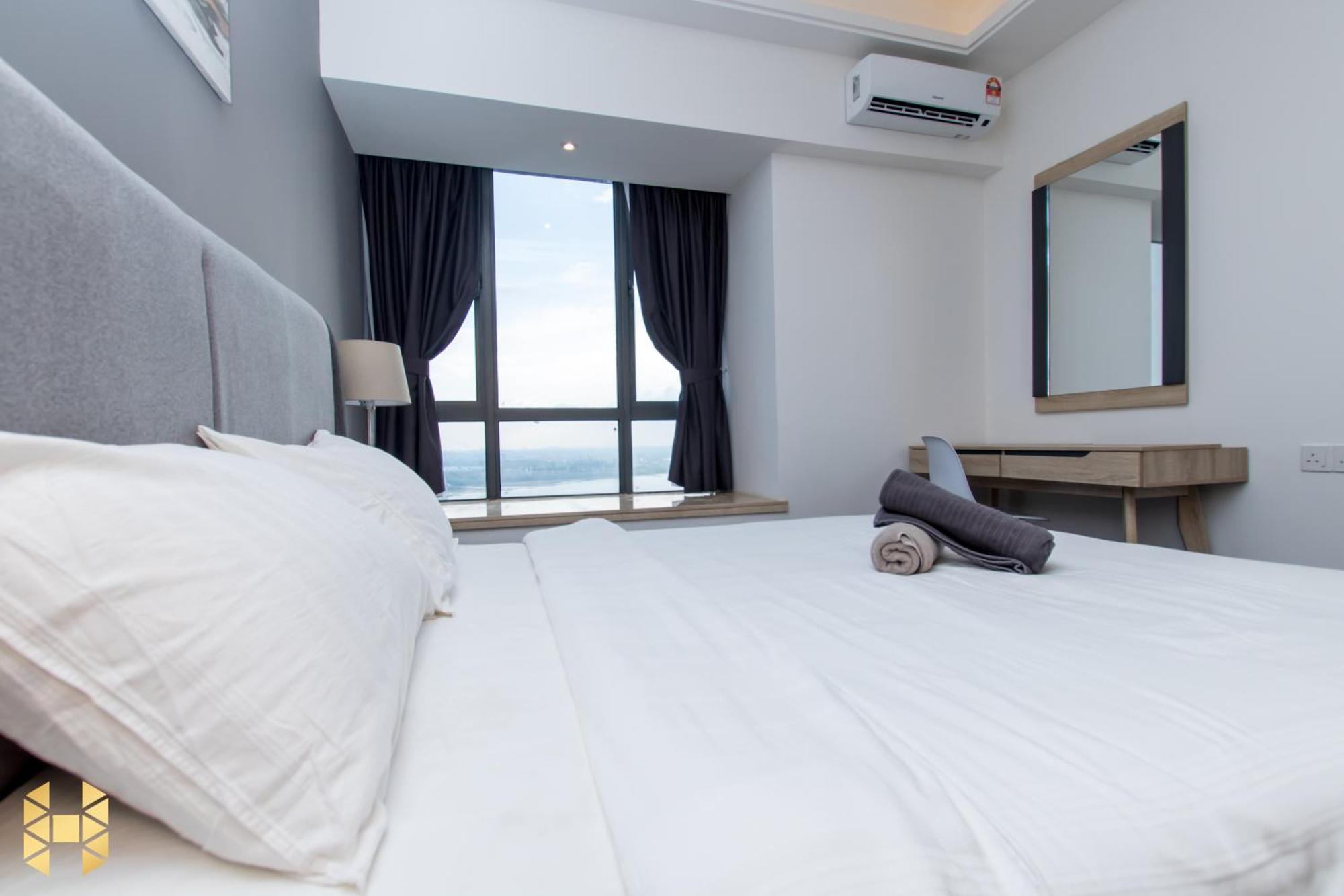 جوهر بهرو R&F Princess Cove Ciq Premium Sea & City View Suites By Neo الغرفة الصورة